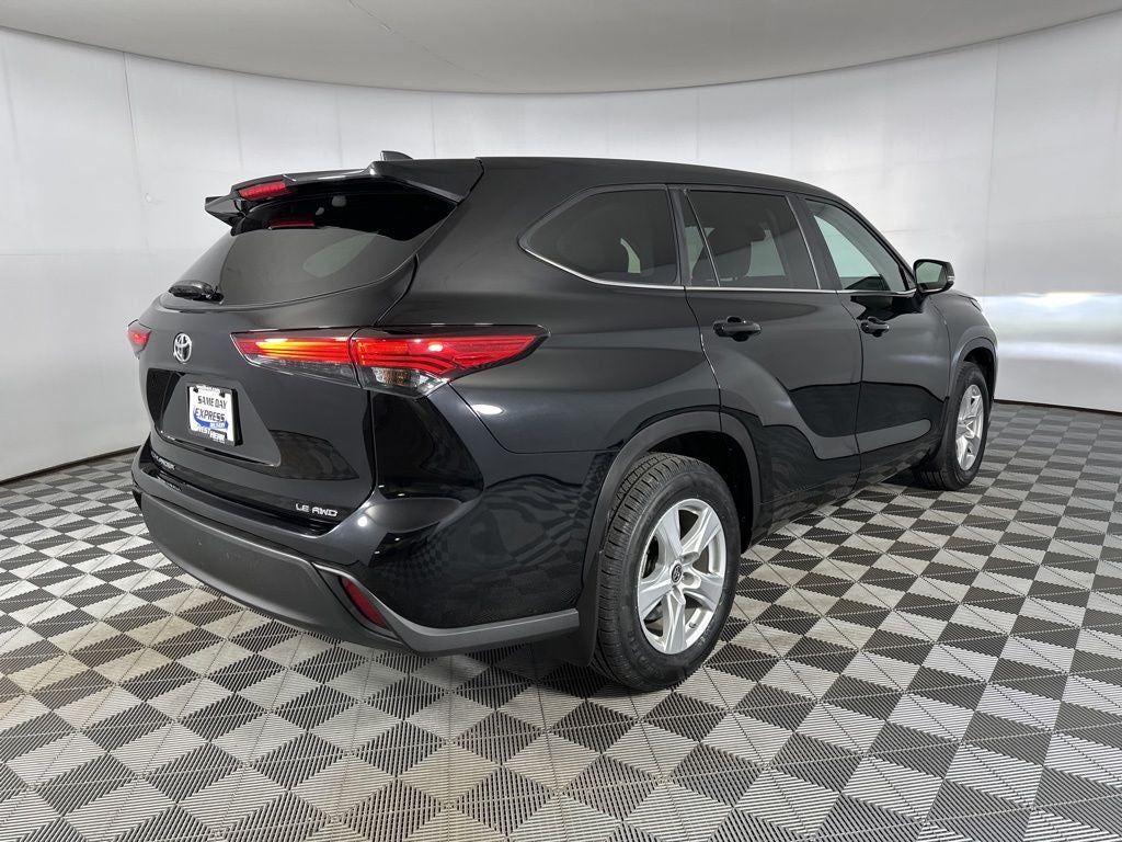 2023 Toyota Highlander LE