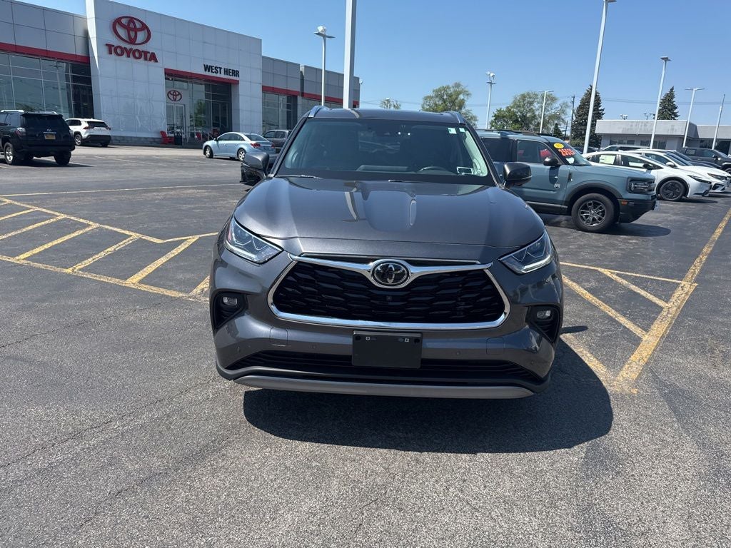 2023 Toyota Highlander Platinum