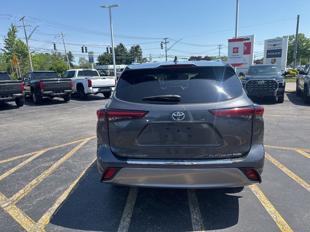 2023 Toyota Highlander Platinum