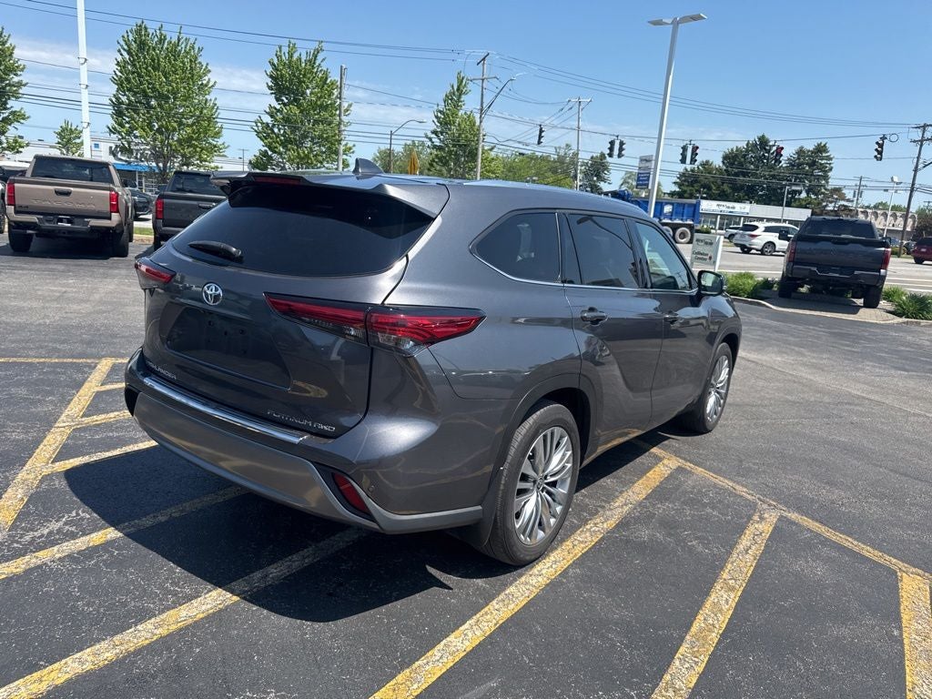 2023 Toyota Highlander Platinum