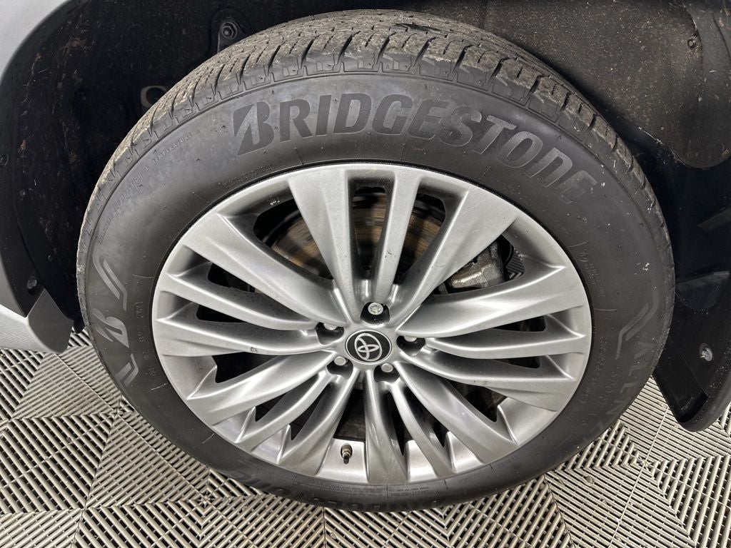 2025 Toyota Highlander Platinum