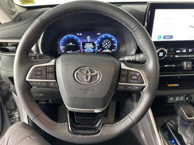 2025 Toyota Highlander Platinum