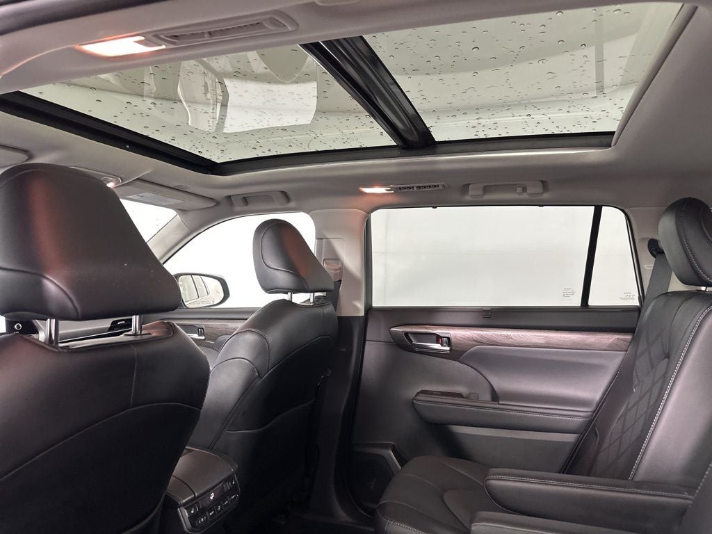 2025 Toyota Highlander Platinum