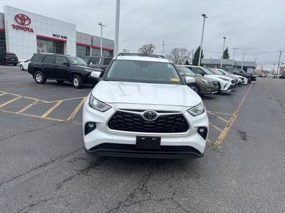2023 Toyota Highlander LE