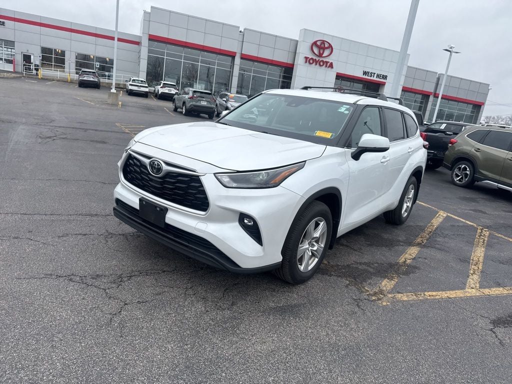 2023 Toyota Highlander LE
