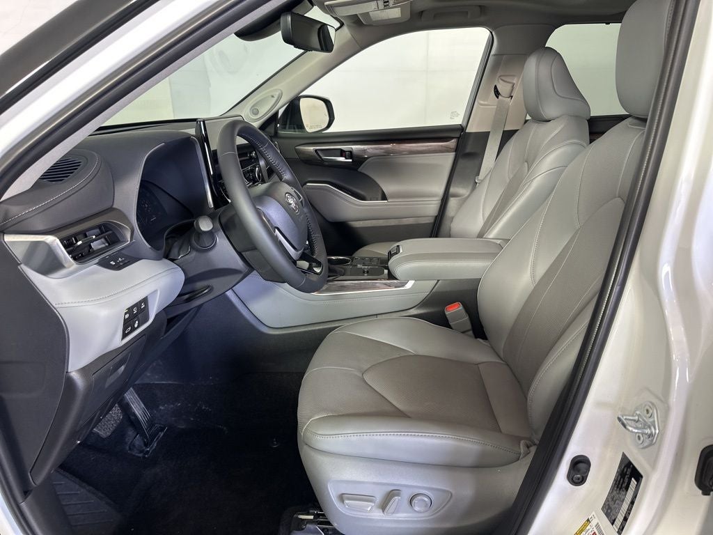 2026 Toyota Highlander Hybrid Limited