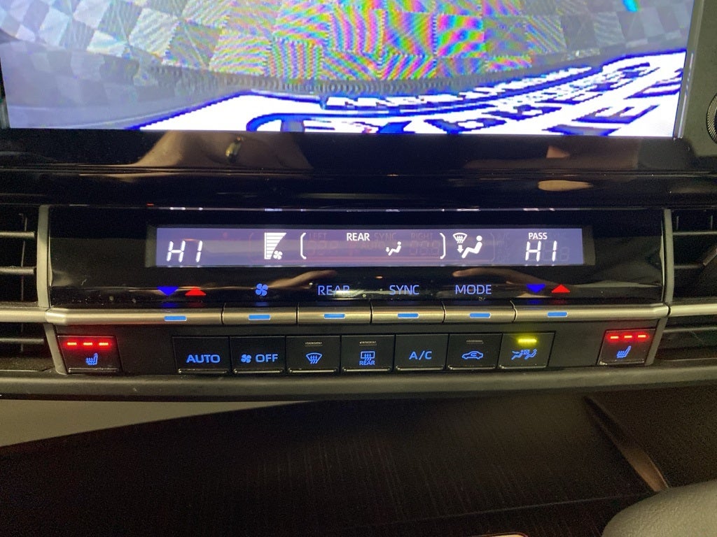 2023 Toyota Sienna XLE 8 Passenger