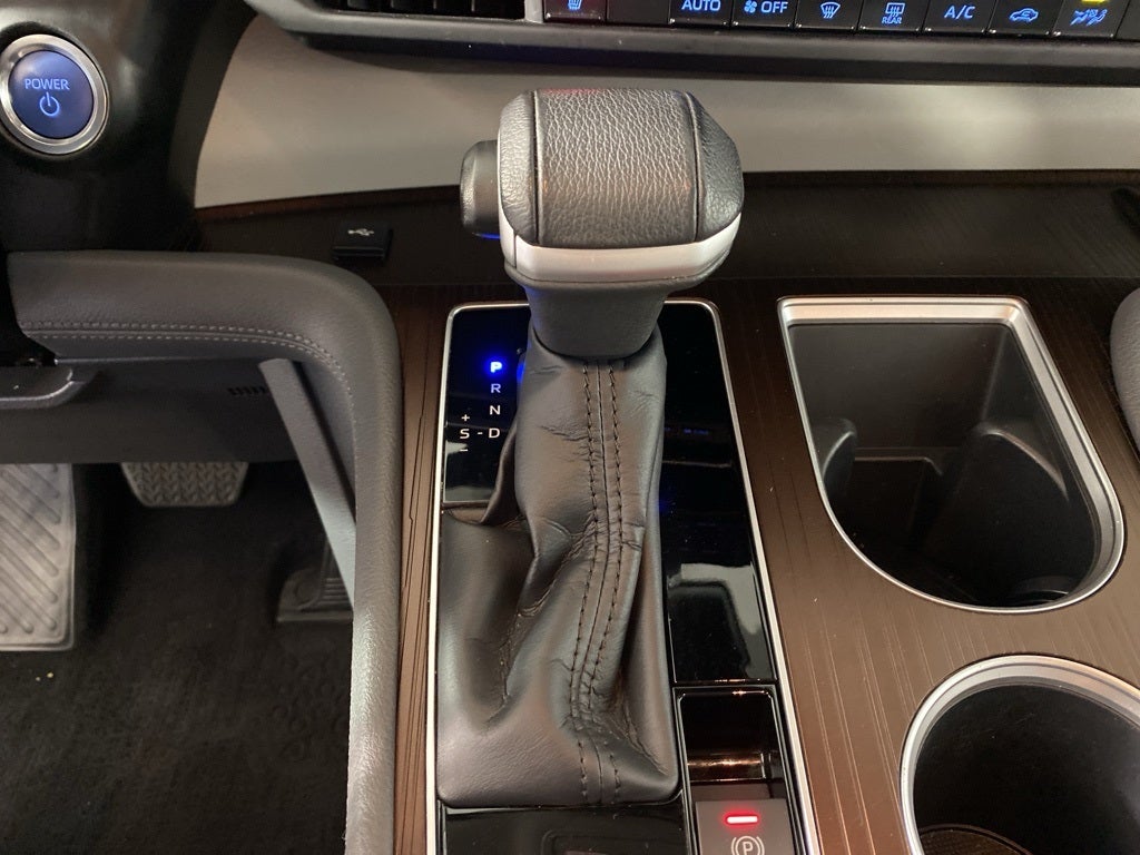 2023 Toyota Sienna XLE 8 Passenger