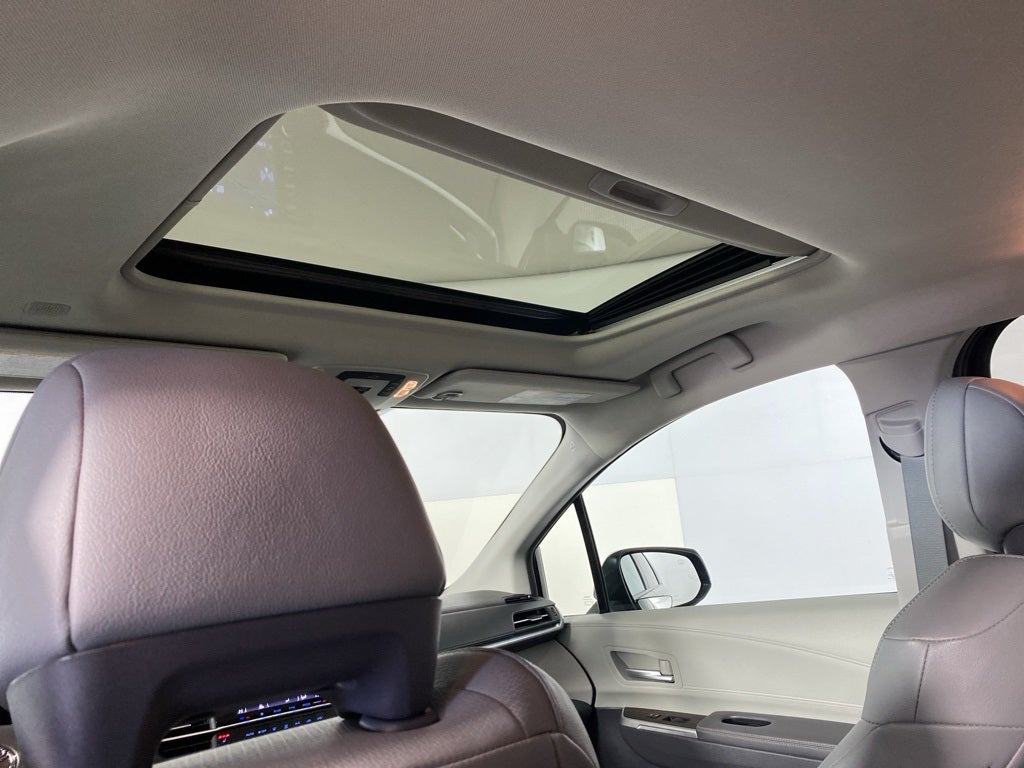 2023 Toyota Sienna XLE 8 Passenger