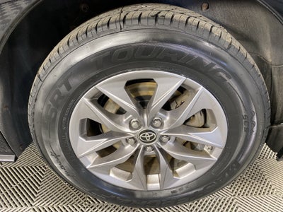 2023 Toyota Sienna XLE 8 Passenger