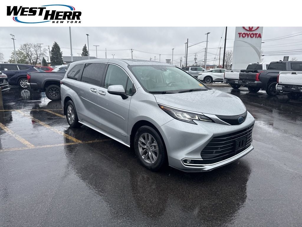 2021 Toyota Sienna XLE 7 Passenger