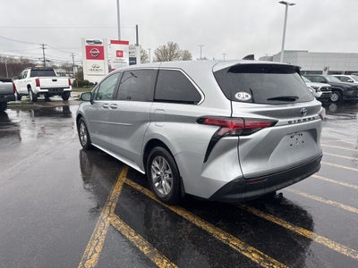 2021 Toyota Sienna XLE 7 Passenger