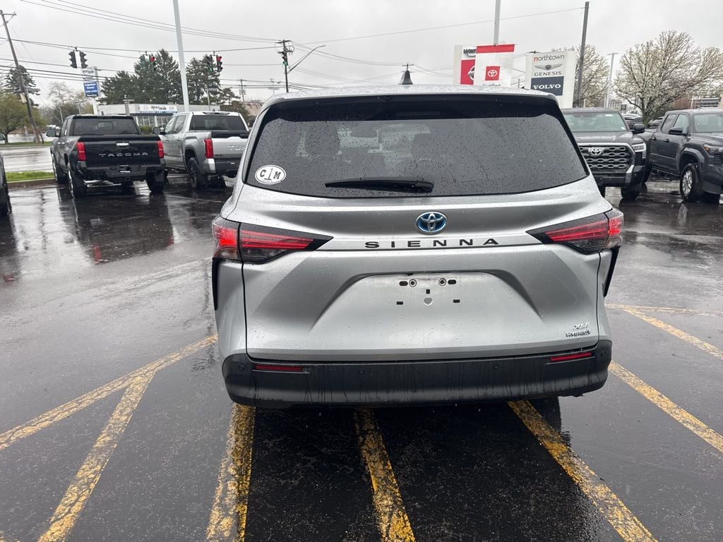 2021 Toyota Sienna XLE 7 Passenger