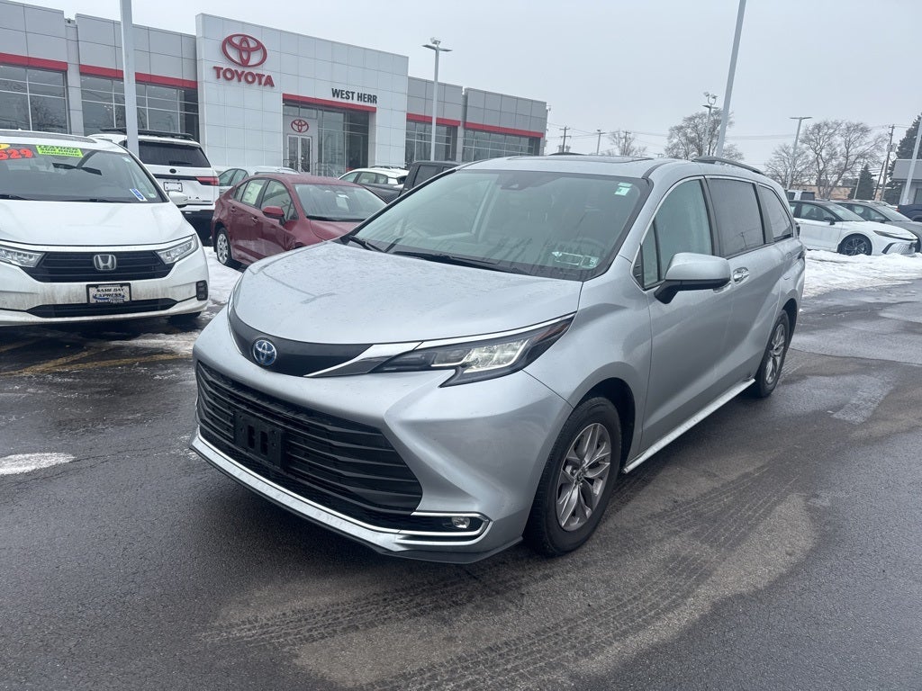 2022 Toyota Sienna XLE 7 Passenger