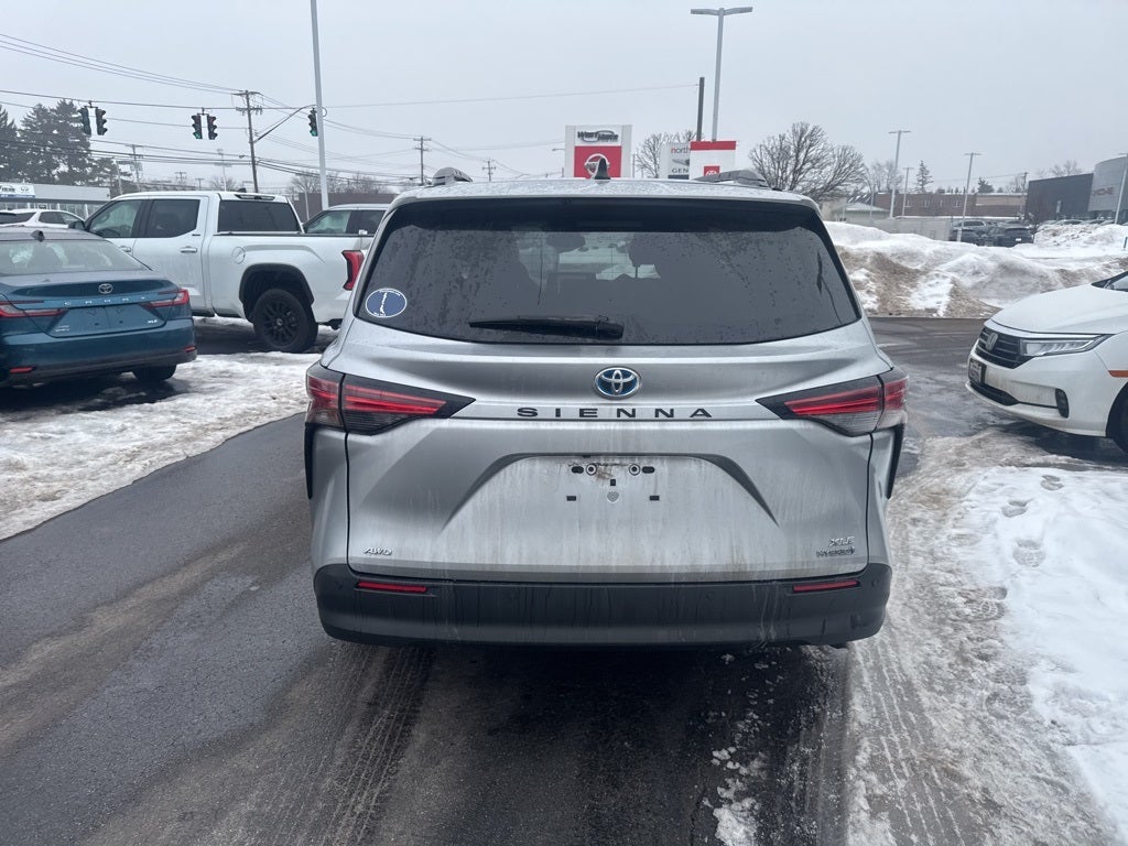 2022 Toyota Sienna XLE 7 Passenger