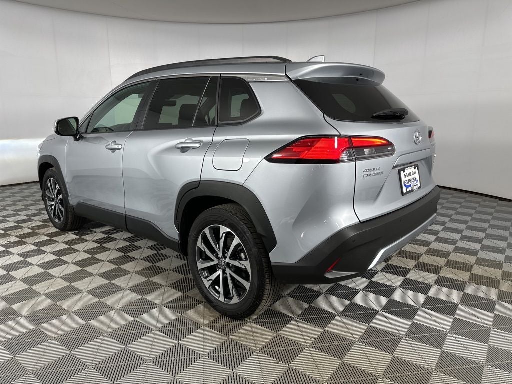 2024 Toyota Corolla Cross XLE