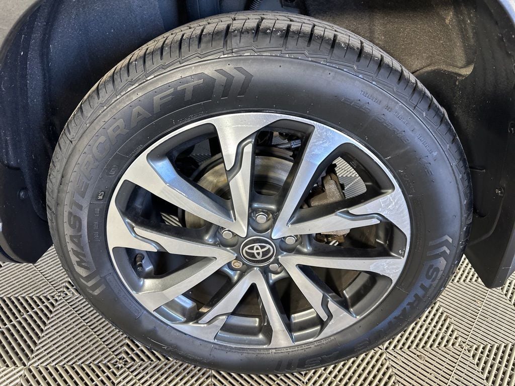 2022 Toyota Corolla Cross XLE