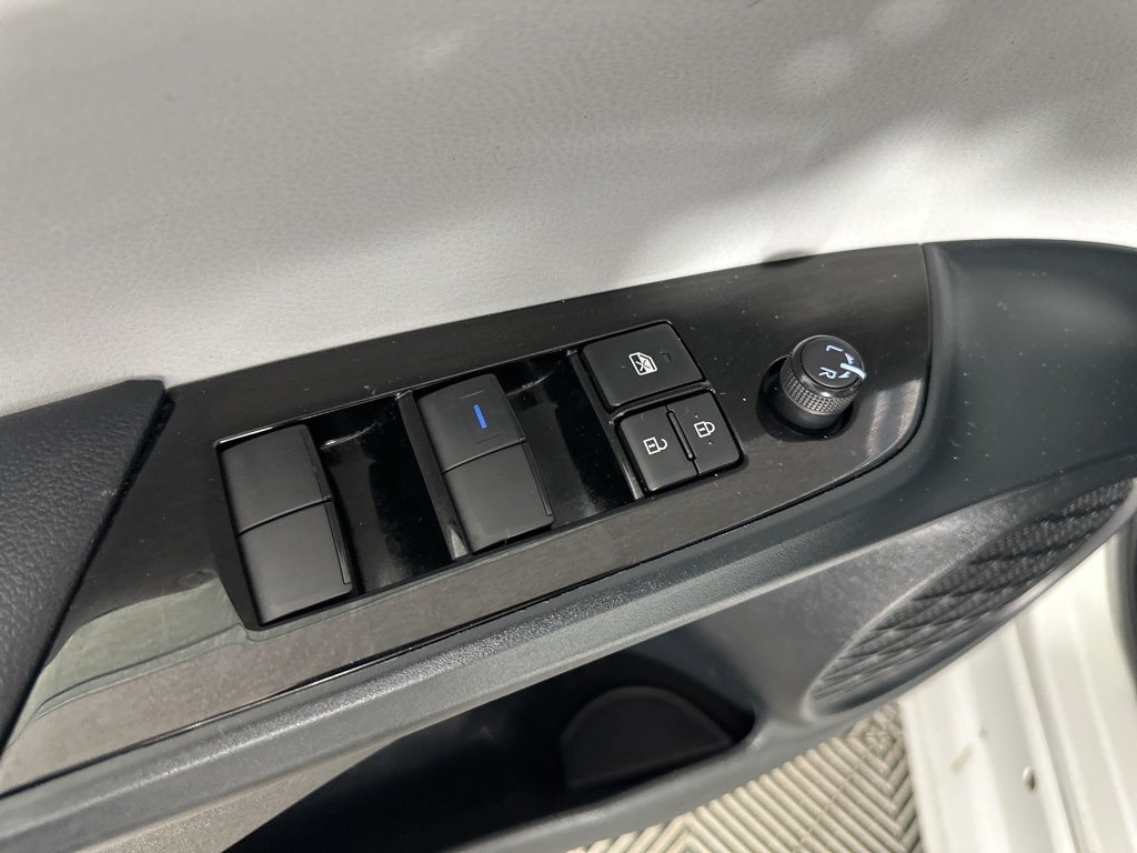 2021 Toyota Prius XLE