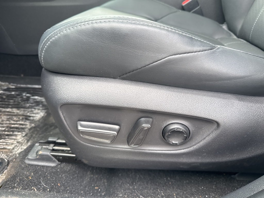 2024 Toyota Venza LE