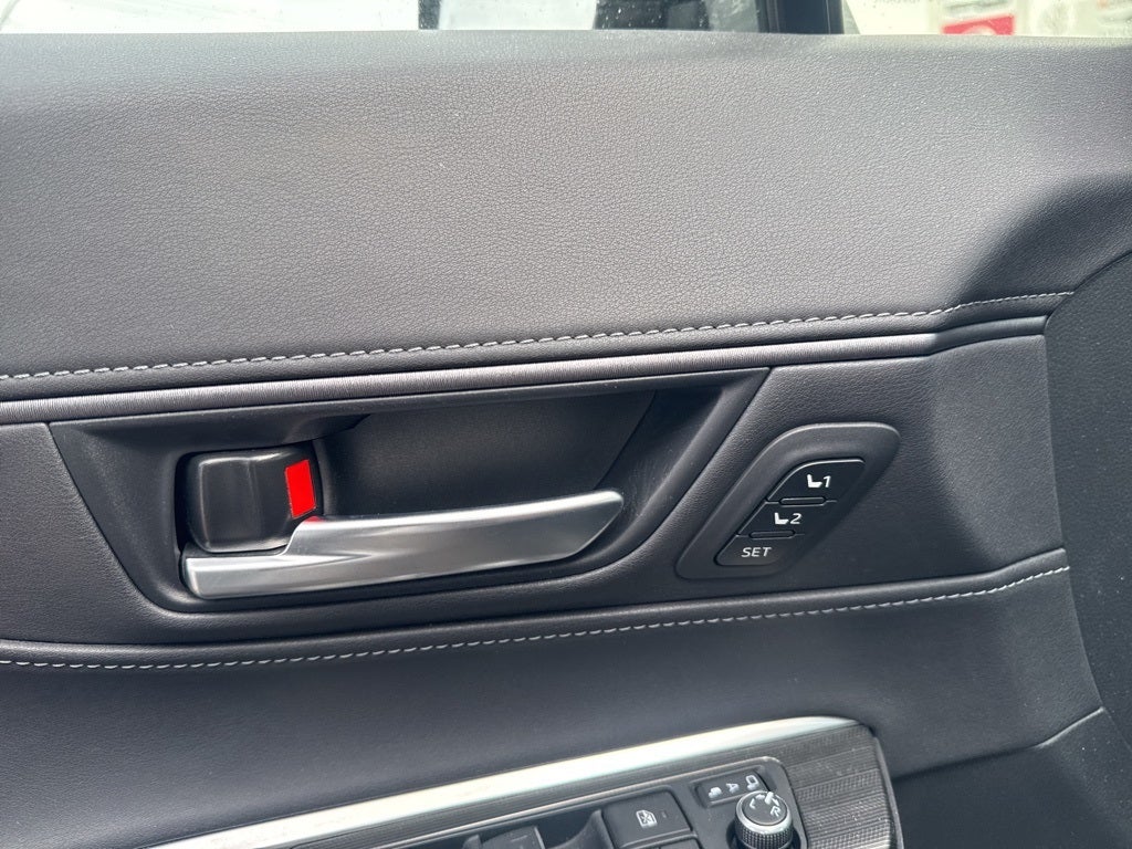 2024 Toyota Venza LE