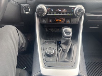 2024 Toyota RAV4 Hybrid SE