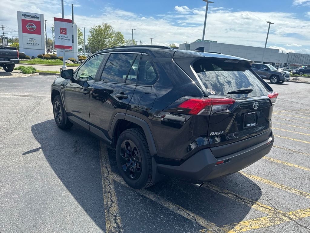 2020 Toyota RAV4 LE